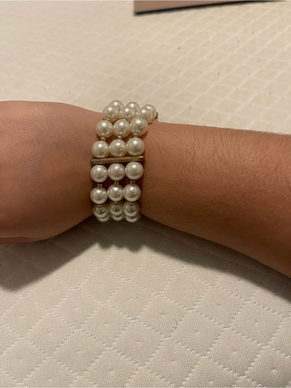 Classic White Pearl Stretch Bracelet - Unbranded